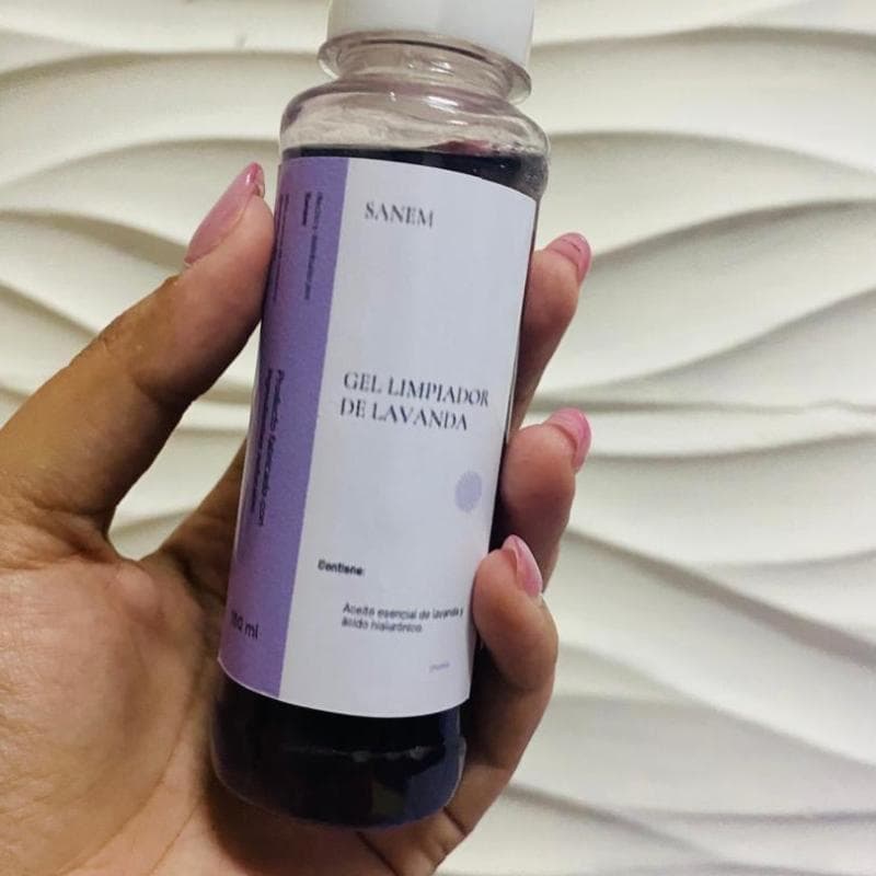 Gel Facial Lavanda y Hialurónico - Producto de belleza disponible en Matanzas