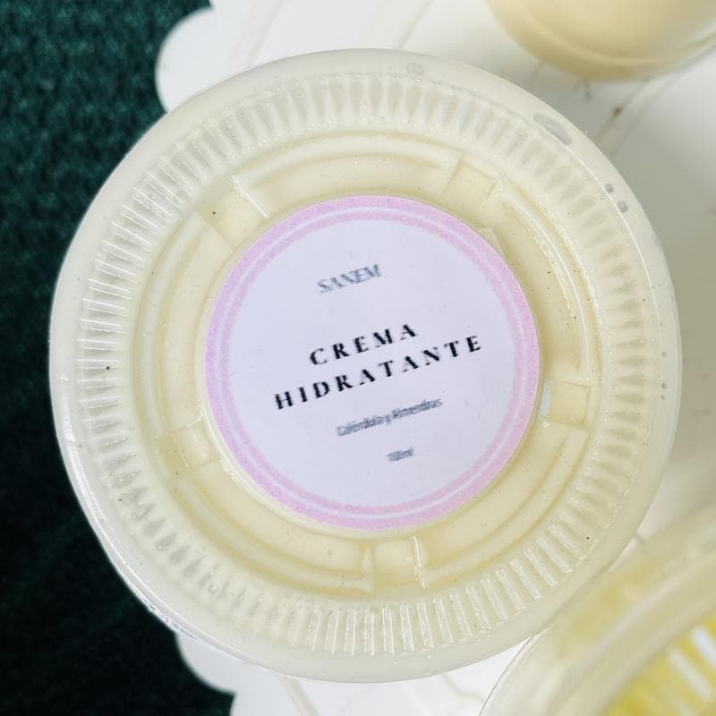 Crema Hidratante Caléndula y Almendras - Producto de belleza disponible en Matanzas
