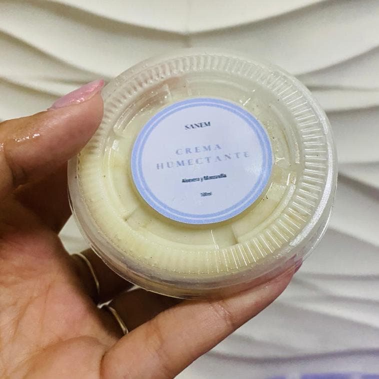 Crema Humectante Manzanilla y Aloe (ALUS) - Producto de belleza disponible en Matanzas