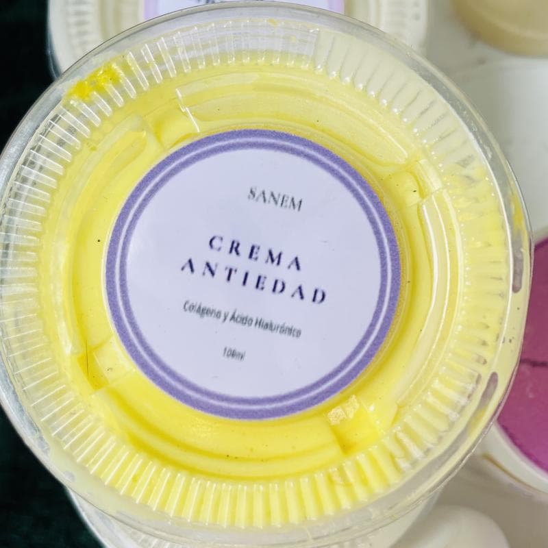 Crema Antiedad Colágeno y Hialurónico - Producto de belleza disponible en Matanzas